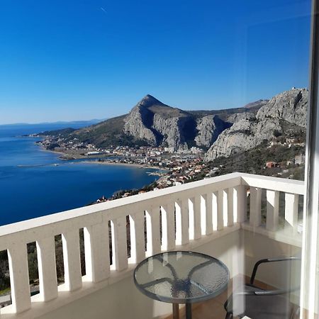 Pere Apartment Omiš Екстериор снимка