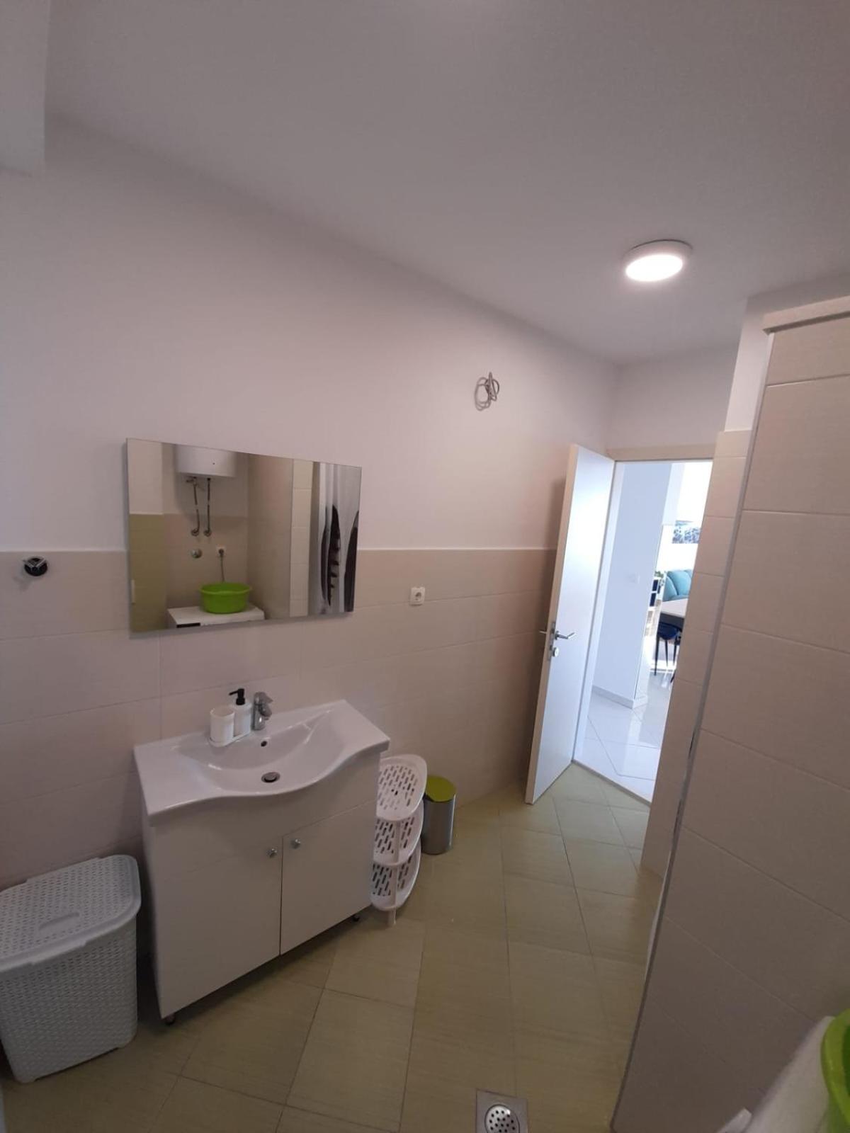 Pere Apartment Omiš Екстериор снимка